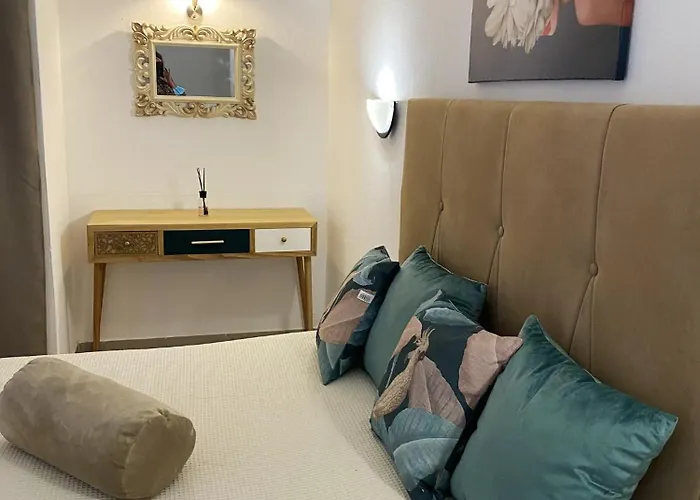 Beachside Terrace Apartment: View Retreat Apartment *