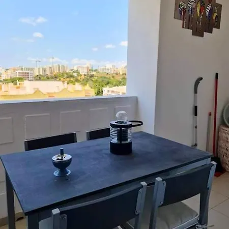 Cozy In 60 M² With Balcony Garden View Портіман